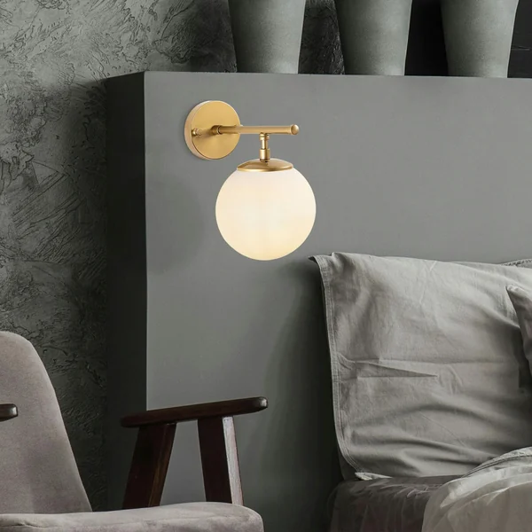 Applique murale art déco dorée, globe blanc sur tige SIERRE