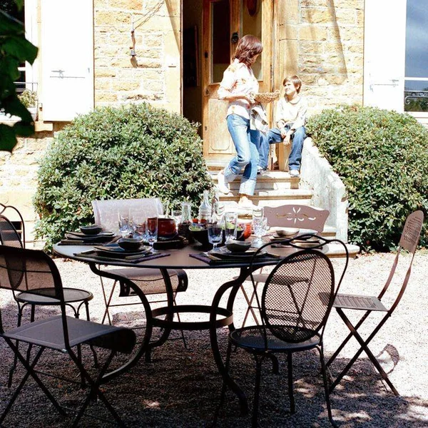 FERMOB Table Ronde Ø137 cm Romane en Acier - Miel Texturé
