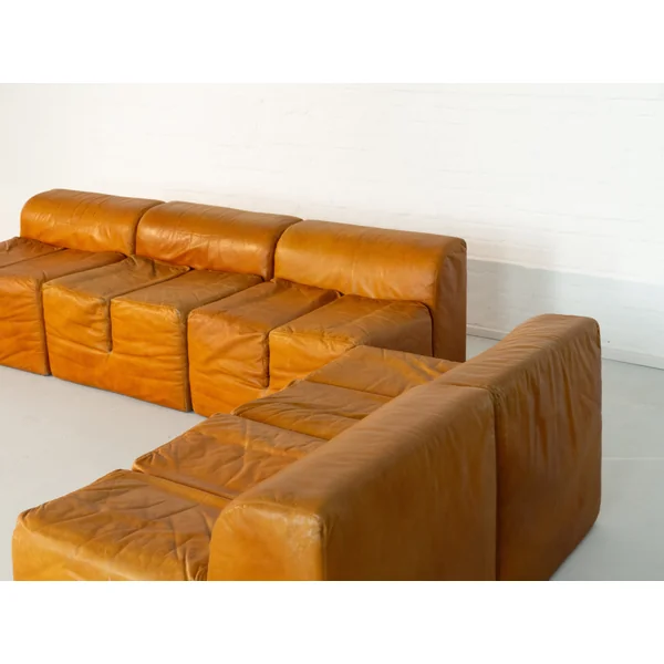'Ipercubo 200' by Jonathan de Pas, D'Urbino, Lomazzi for Driade