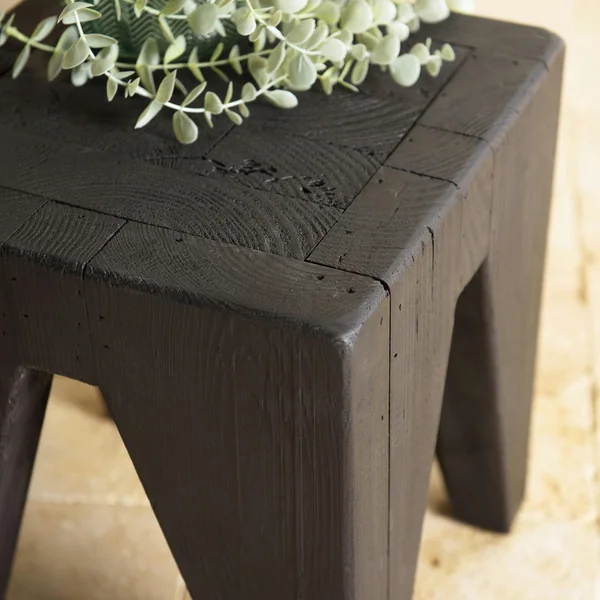 Petit tabouret pin recyclé noir CRACOVIE