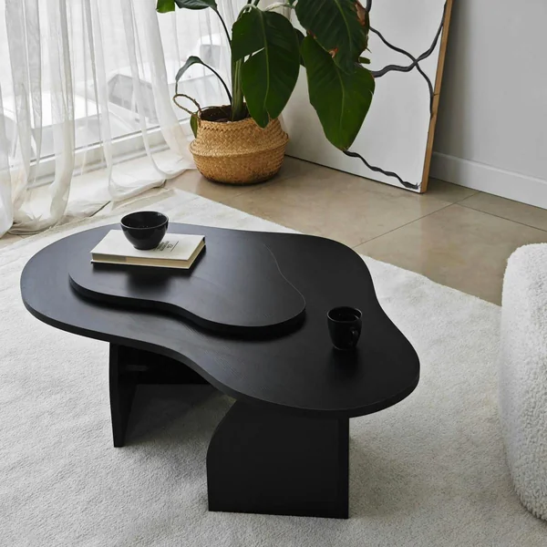 Table basse noire organique effet bois, 2 plateaux MARFA