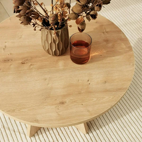 Table basse ronde effet bois clair & pieds trapèze MARFA